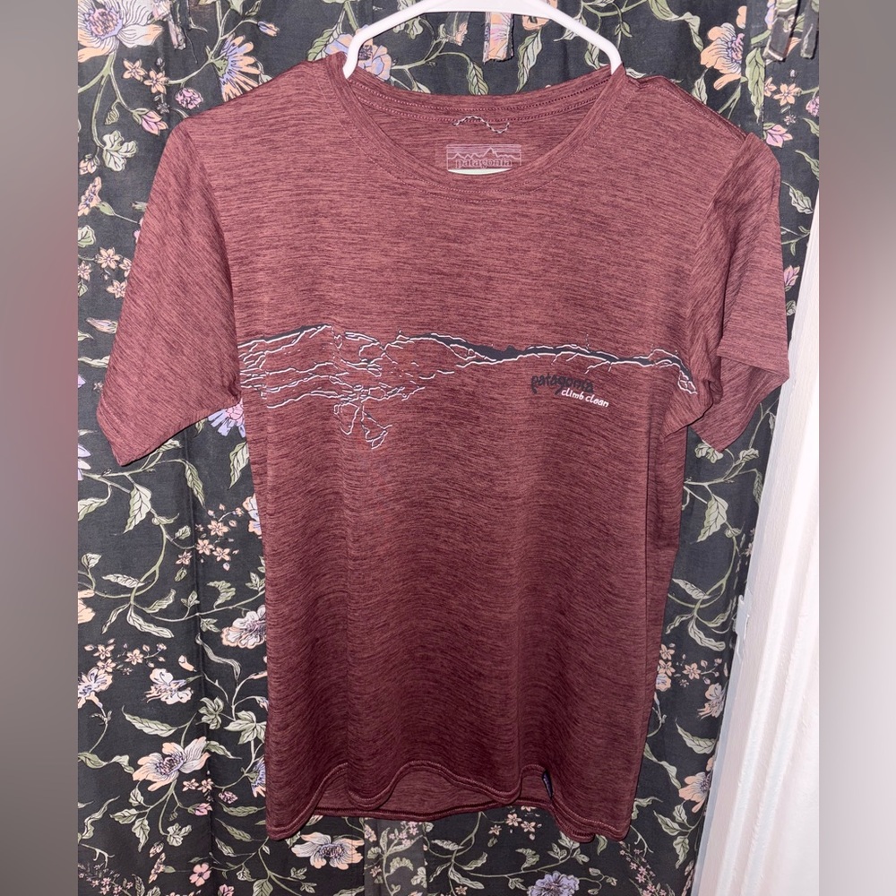 Patagonia Women's Capilene Cool Daily Graphic Shirt ‘Climb Clean’ Size Small
